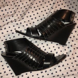 Madden Girl Wedges